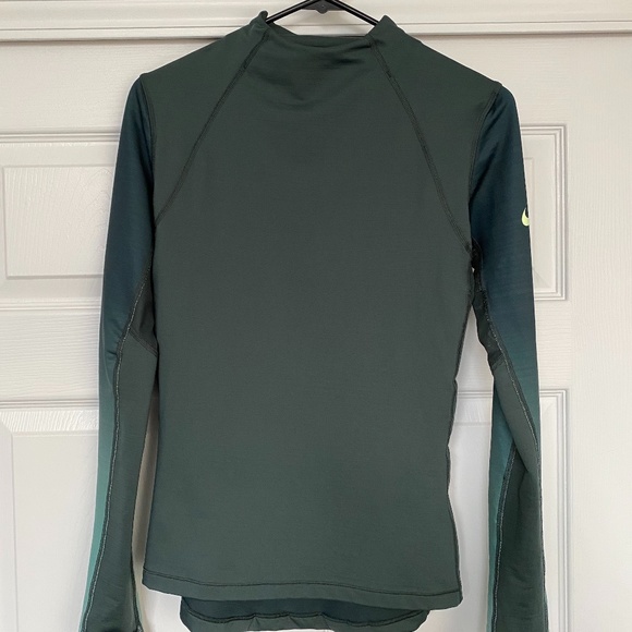 Nike Tops - Nike Pro Hyperwarm Medium Long Sleeve Training Top Nike Tops - Nike Pro Hyperwarm Medium Long Sleeve Training Top